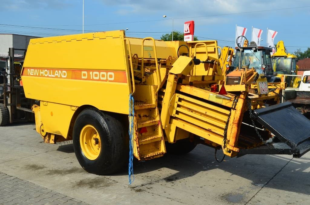 New Holland D1000 - Presse à balles cubiques: photos 2 New Holland D1000 - Presse à balles cubiques: photos 2