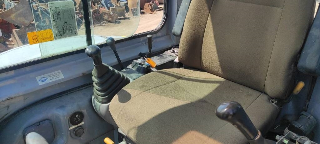 New Holland E 50.2 C  - Mini pelle: photos 3 New Holland E 50.2 C  - Mini pelle: photos 3