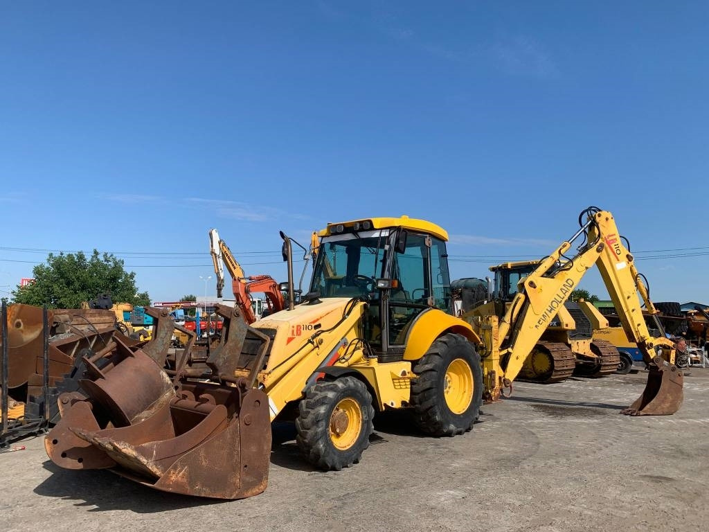 New Holland LB 110-4 PT - Tractopelle: photos 1 New Holland LB 110-4 PT - Tractopelle: photos 1