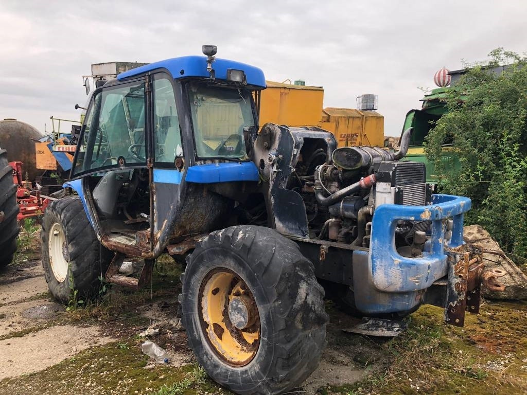 New Holland LM 435-410 FOR PARTS - Chariot télescopique: photos 2 New Holland LM 435-410 FOR PARTS - Chariot télescopique: photos 2