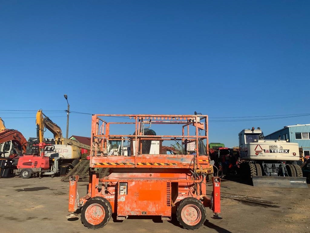 SkyJack SJ 6832 RT - Nacelle ciseaux: photos 3 SkyJack SJ 6832 RT - Nacelle ciseaux: photos 3