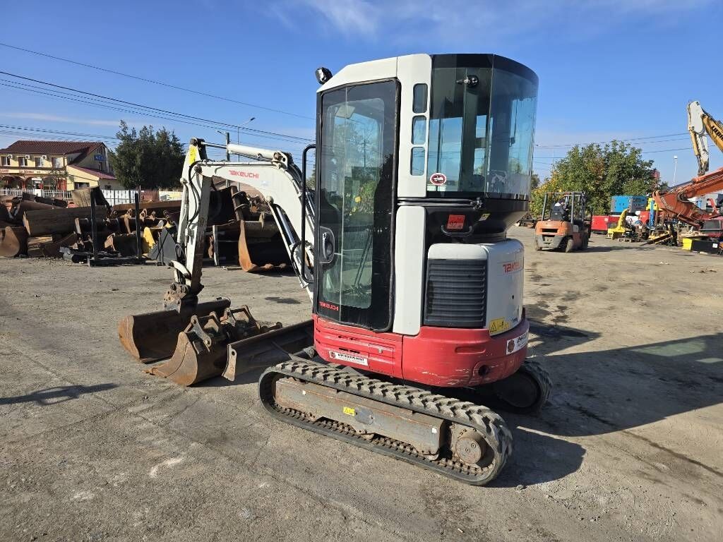 Takeuchi TB 23 R Takeuchi TB 23 R - Mini pelle: photos 2 Takeuchi TB 23 R Takeuchi TB 23 R - Mini pelle: photos 2