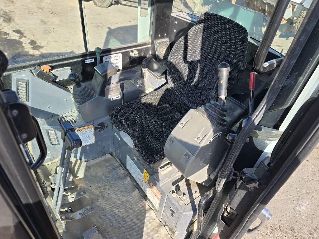 Takeuchi TB 23 R Takeuchi TB 23 R - Mini pelle: photos 4 Takeuchi TB 23 R Takeuchi TB 23 R - Mini pelle: photos 4