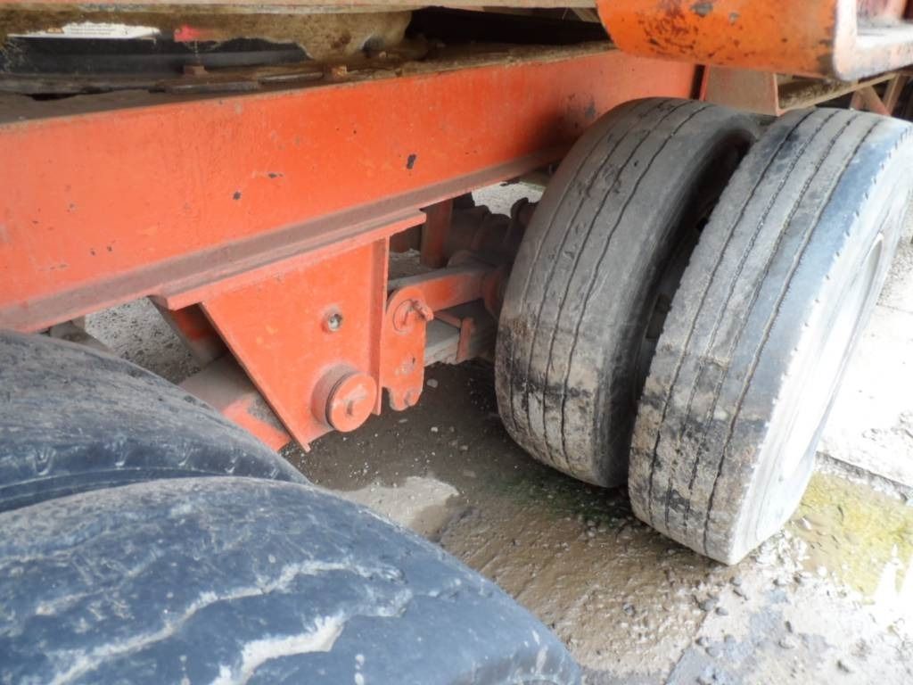 UMM RJ 40 - Semi-remorque surbaissé: photos 4 UMM RJ 40 - Semi-remorque surbaissé: photos 4