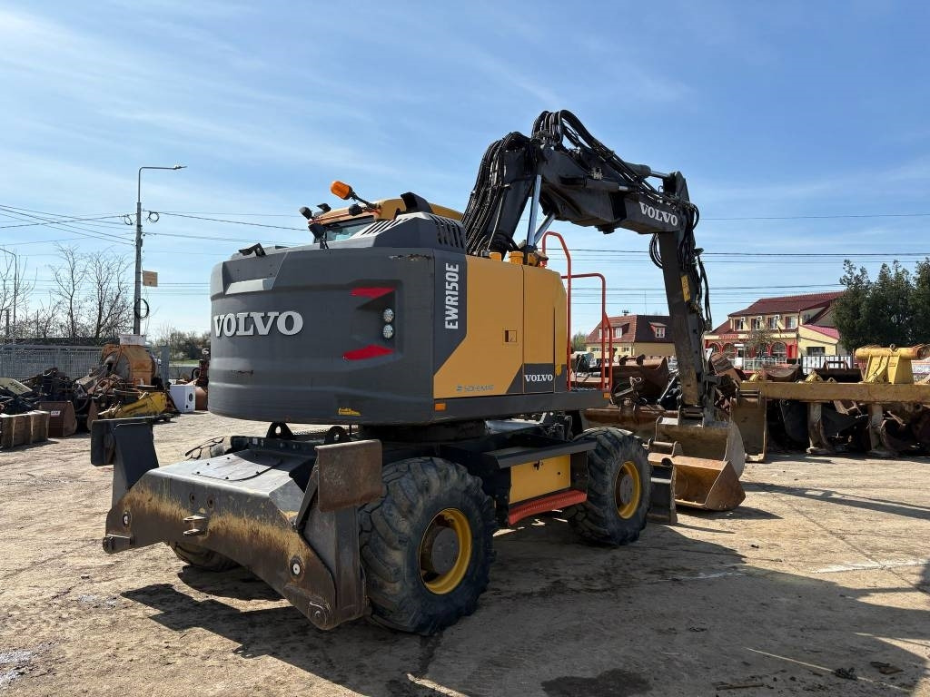 Volvo EW 150E  - Pelle sur pneus: photos 4 Volvo EW 150E  - Pelle sur pneus: photos 4