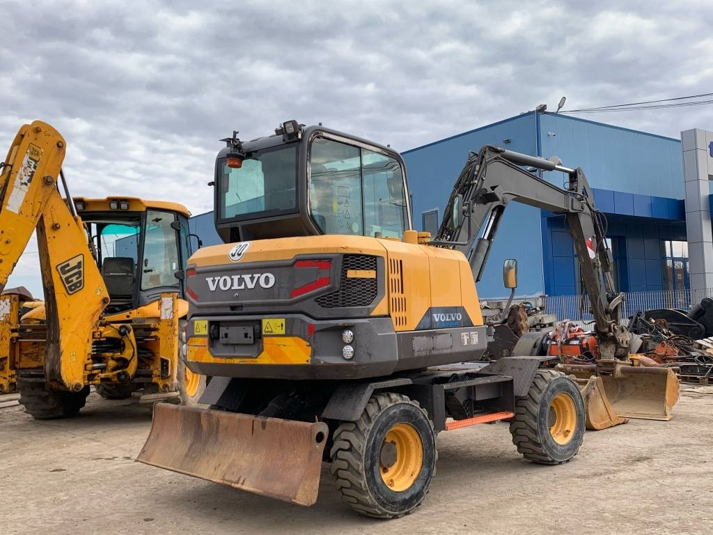 Volvo EW 60 E - Pelle sur pneus: photos 4 Volvo EW 60 E - Pelle sur pneus: photos 4
