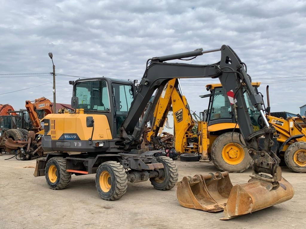 Volvo EW 60 E - Pelle sur pneus: photos 2 Volvo EW 60 E - Pelle sur pneus: photos 2
