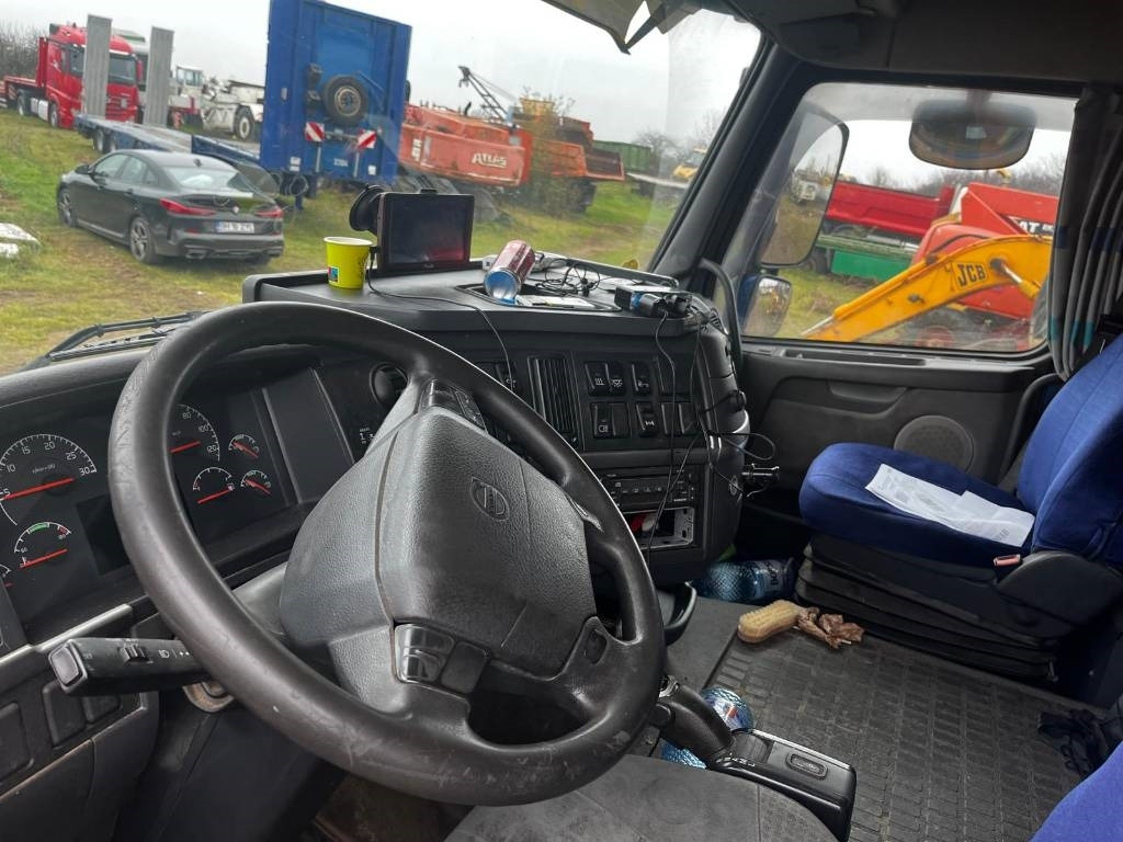 Volvo FH 12 460 - Camion fourgon: photos 4 Volvo FH 12 460 - Camion fourgon: photos 4