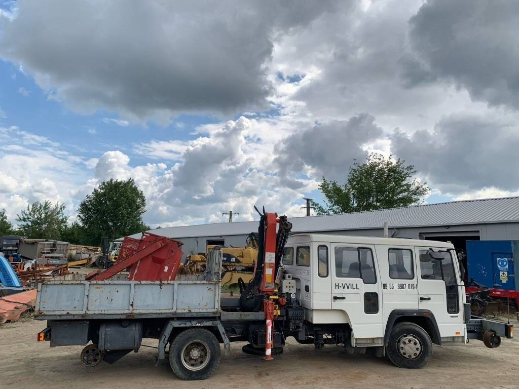 Volvo FL 611 Railway Truck  - Camion grue: photos 2 Volvo FL 611 Railway Truck  - Camion grue: photos 2