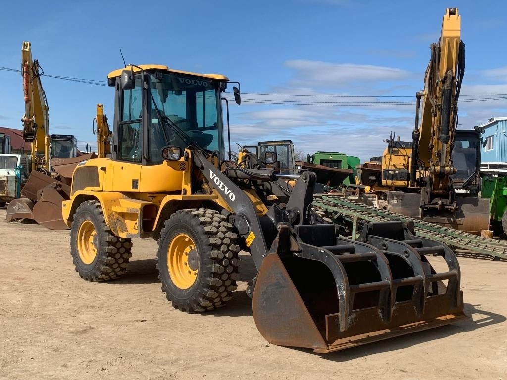 Volvo L 35 G - Chargeuse sur pneus: photos 2 Volvo L 35 G - Chargeuse sur pneus: photos 2