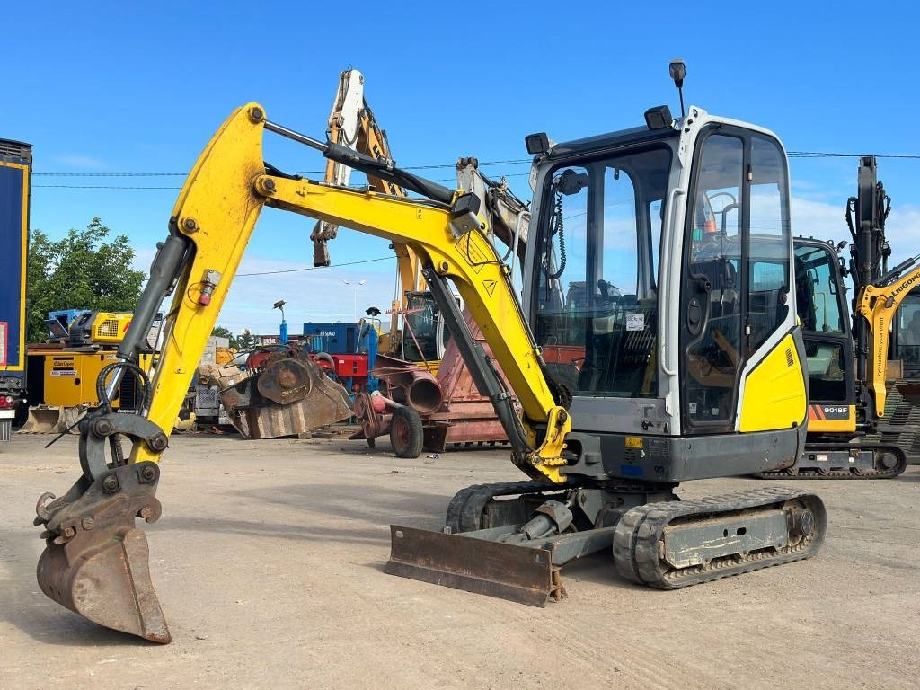 Wacker Neuson ET 18 - Mini pelle: photos 1 Wacker Neuson ET 18 - Mini pelle: photos 1