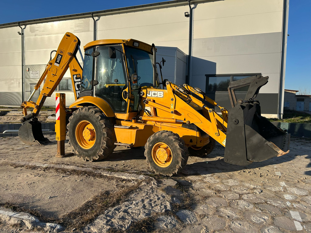 JCB 3CX - Tractopelle: photos 1 JCB 3CX - Tractopelle: photos 1