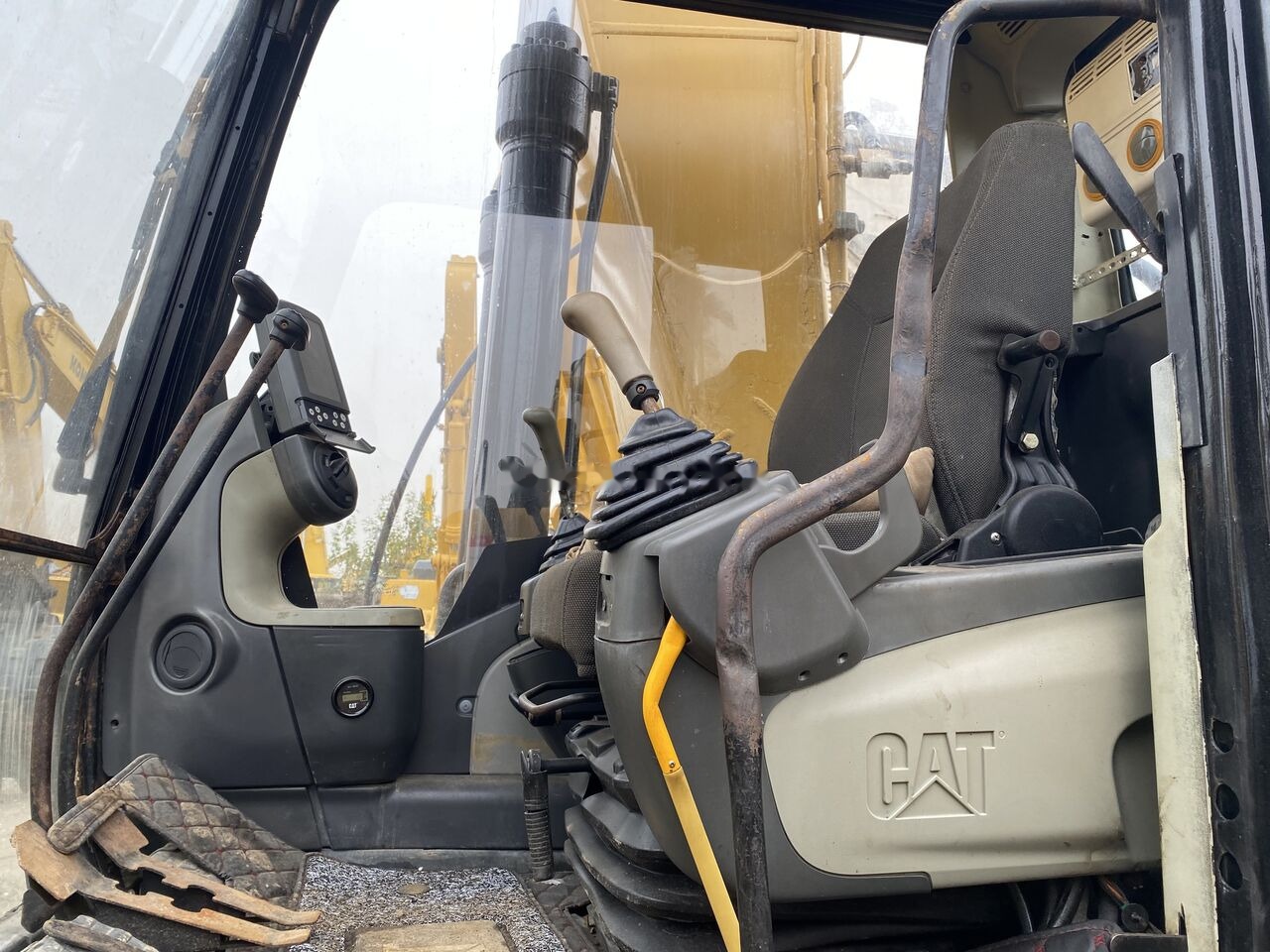 Caterpillar 326D2L - Pelle sur chenille: photos 1 Caterpillar 326D2L - Pelle sur chenille: photos 1