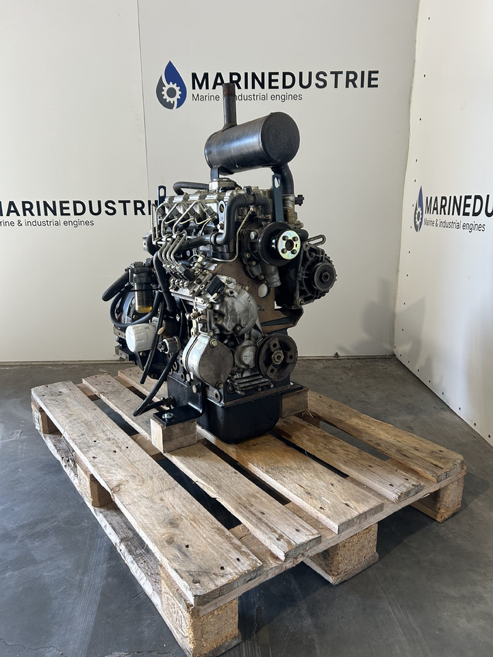 Perkins 404D-22T - Moteur: photos 2 Perkins 404D-22T - Moteur: photos 2