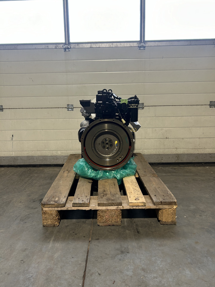 Yanmar 4TNV88 - Moteur pour Engins de chantier: photos 3 Yanmar 4TNV88 - Moteur pour Engins de chantier: photos 3