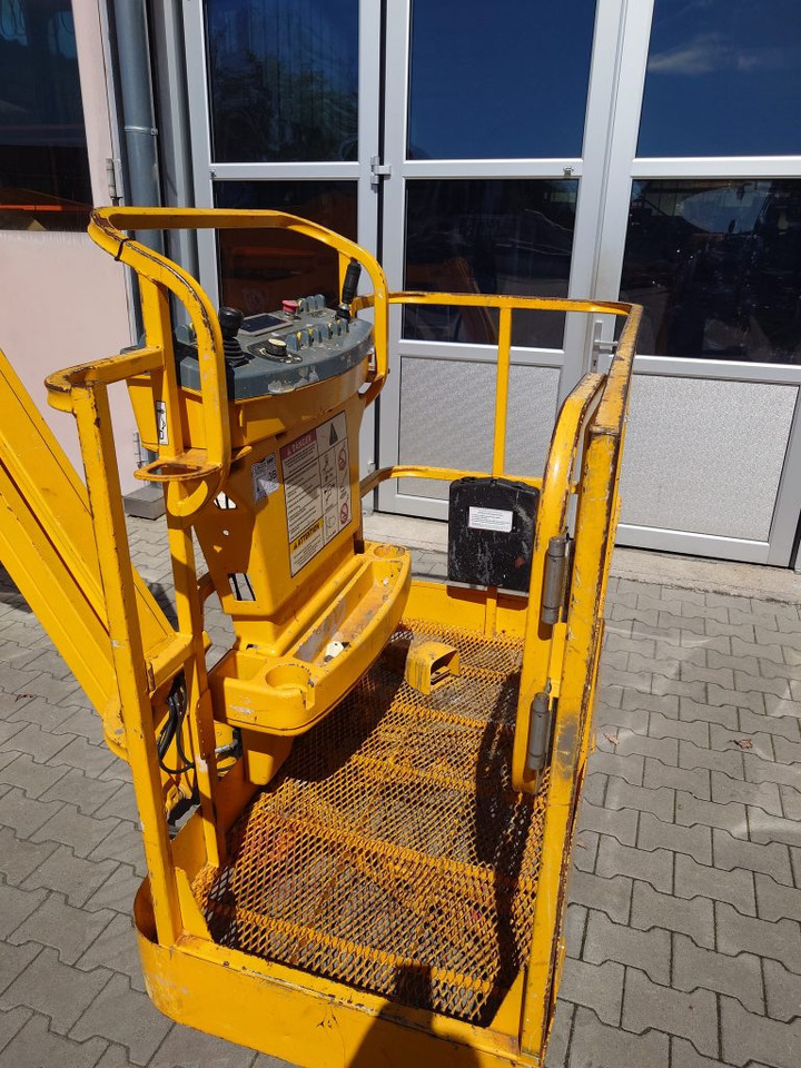 JLG M450AJ - Nacelle articulée: photos 3 JLG M450AJ - Nacelle articulée: photos 3