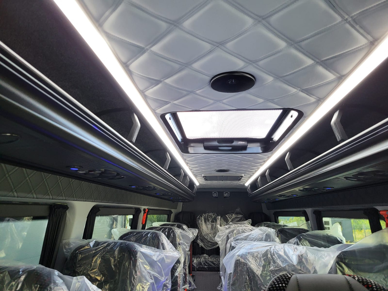 Autocar neuf Mercedes-Benz Sprinter 519 CDI 24 places + 4 standing NEW: photos 20 Autocar neuf Mercedes-Benz Sprinter 519 CDI 24 places + 4 standing NEW: photos 20