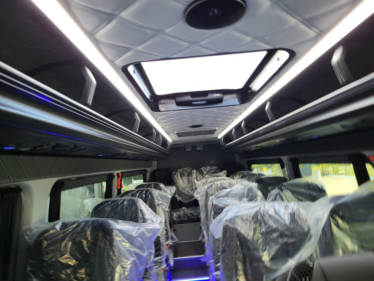 Autocar neuf Mercedes-Benz Sprinter 519 CDI 24 places + 4 standing NEW: photos 17 Autocar neuf Mercedes-Benz Sprinter 519 CDI 24 places + 4 standing NEW: photos 17