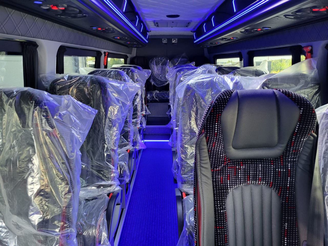 Autocar neuf Mercedes-Benz Sprinter 519 CDI 24 places + 4 standing NEW: photos 12 Autocar neuf Mercedes-Benz Sprinter 519 CDI 24 places + 4 standing NEW: photos 12