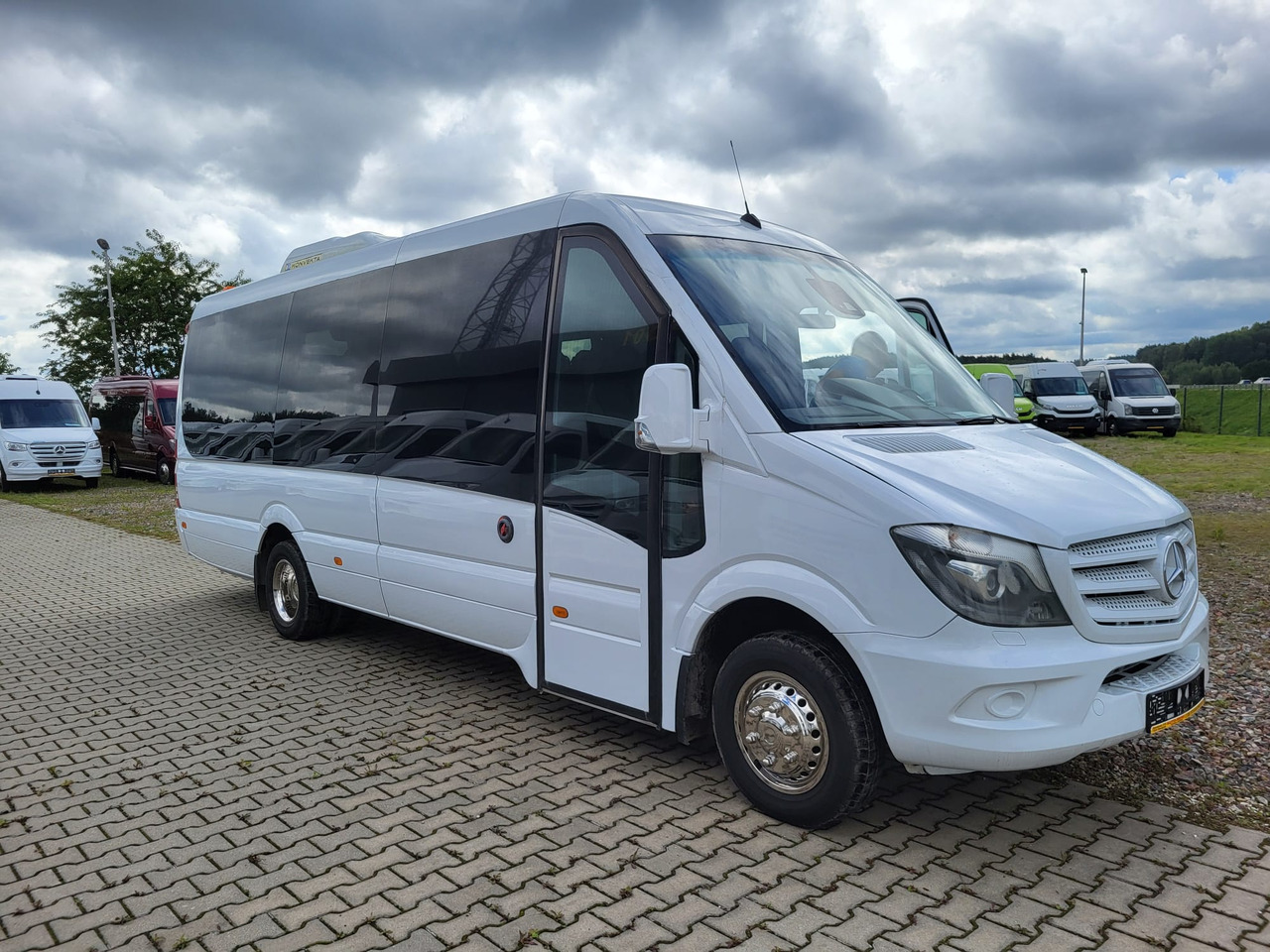 Mercedes-Benz Sprinter 519 CDI 24 seats - Autocar: photos 1 Mercedes-Benz Sprinter 519 CDI 24 seats - Autocar: photos 1