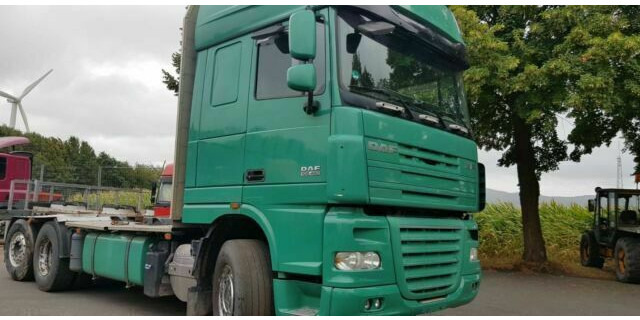 DAF XF105-460Super Spacs Cap G.Haus/Hoch Retarder - Camion grumier: photos 2 DAF XF105-460Super Spacs Cap G.Haus/Hoch Retarder - Camion grumier: photos 2