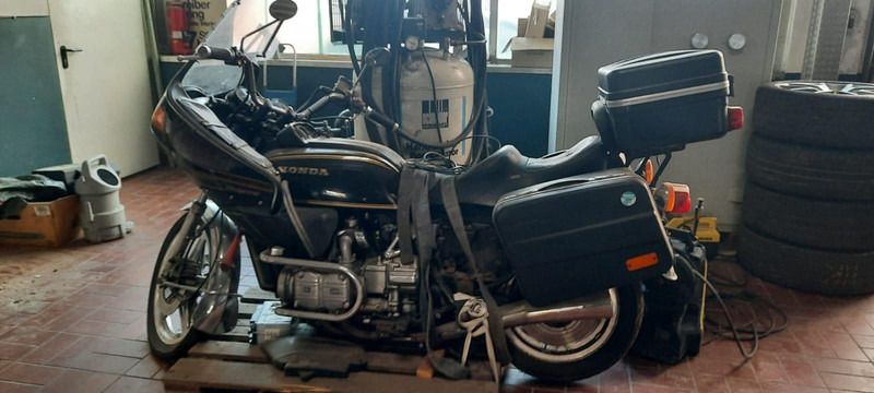 Honda GL 2 Goldwing - Motocyclette: photos 3 Honda GL 2 Goldwing - Motocyclette: photos 3