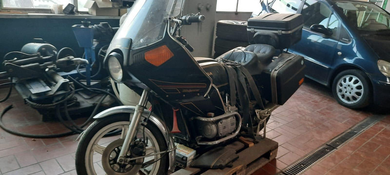 Honda GL 2 Goldwing - Motocyclette: photos 1 Honda GL 2 Goldwing - Motocyclette: photos 1