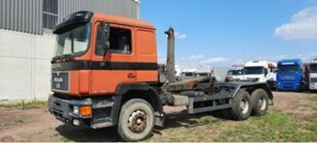 MAN 26.272 K Abroller Blatt/Blatt 6x4 - Camion ampliroll: photos 1 MAN 26.272 K Abroller Blatt/Blatt 6x4 - Camion ampliroll: photos 1