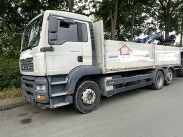MAN 26.320 Pritsche mit Kran Tirre 170 - Camion plateau, Camion grue: photos 2 MAN 26.320 Pritsche mit Kran Tirre 170 - Camion plateau, Camion grue: photos 2