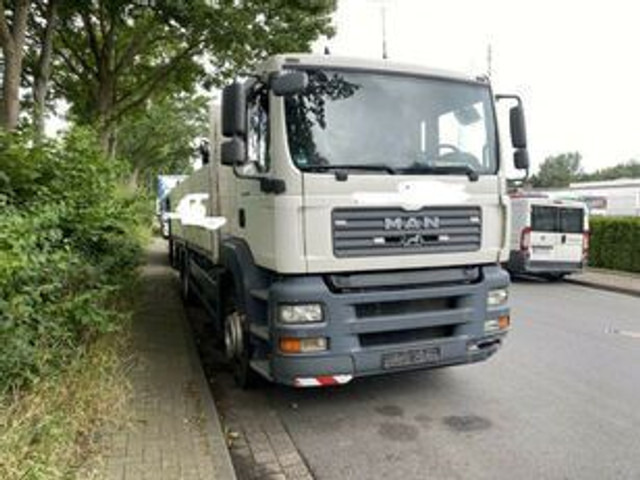 MAN 26.320 Pritsche mit Kran Tirre 170 - Camion plateau, Camion grue: photos 4 MAN 26.320 Pritsche mit Kran Tirre 170 - Camion plateau, Camion grue: photos 4