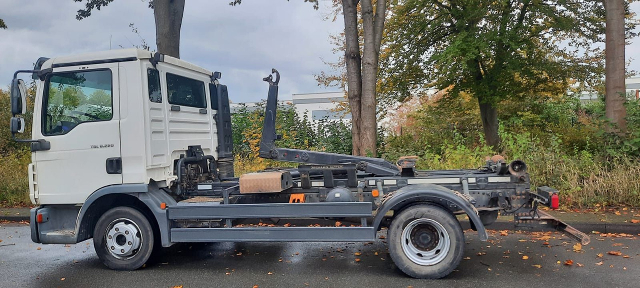 MAN TGL 8.220 Abrollkipper - Camion ampliroll: photos 3 MAN TGL 8.220 Abrollkipper - Camion ampliroll: photos 3