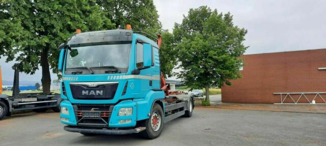 MAN TGS 18.440 Abroller mit Funk +Kran vor. - Camion ampliroll, Camion grue: photos 1 MAN TGS 18.440 Abroller mit Funk +Kran vor. - Camion ampliroll, Camion grue: photos 1