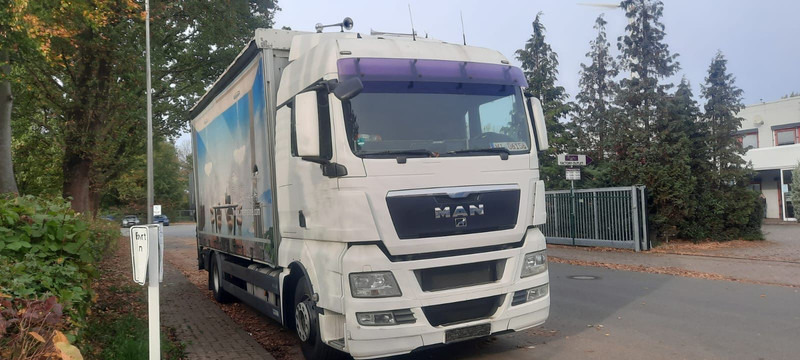 MAN TGX 18.360PS 4x2 G.Haus Kran+Funk - Camion à rideaux coulissants, Camion grue: photos 2 MAN TGX 18.360PS 4x2 G.Haus Kran+Funk - Camion à rideaux coulissants, Camion grue: photos 2