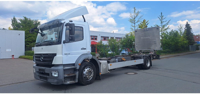 Mercedes-Benz 1833 2 Achser für BDF mit LBW - Châssis cabine: photos 1 Mercedes-Benz 1833 2 Achser für BDF mit LBW - Châssis cabine: photos 1