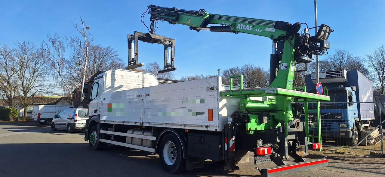 Mercedes-Benz 1835 Antos 4x2 Klima 1-Hand - Camion plateau, Camion grue: photos 5 Mercedes-Benz 1835 Antos 4x2 Klima 1-Hand - Camion plateau, Camion grue: photos 5