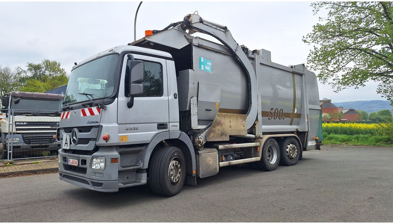 Mercedes-Benz 2532 Actros Überkopflader - Benne à ordures ménagères: photos 1 Mercedes-Benz 2532 Actros Überkopflader - Benne à ordures ménagères: photos 1