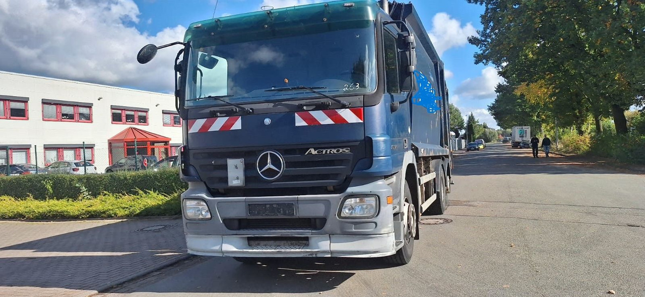 Mercedes-Benz 2632 Müllwgen 6x2 M.Haus Blatt/Luft - Benne à ordures ménagères: photos 3 Mercedes-Benz 2632 Müllwgen 6x2 M.Haus Blatt/Luft - Benne à ordures ménagères: photos 3