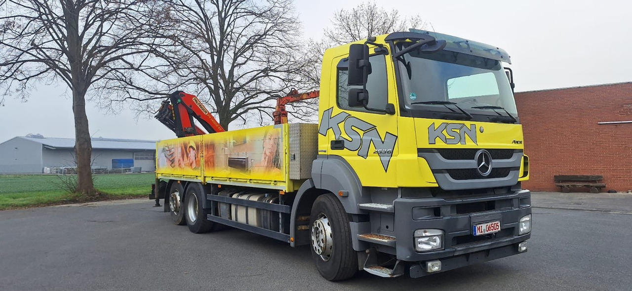 Mercedes-Benz 2636 Axor 3-Achser 6x2 mit Kran PK14002+Funk - Camion plateau, Camion grue: photos 1 Mercedes-Benz 2636 Axor 3-Achser 6x2 mit Kran PK14002+Funk - Camion plateau, Camion grue: photos 1