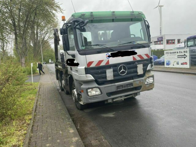 Mercedes-Benz 2641 Absetzer 6x2 Blatt/Luft Klima AHK - Camion multibenne: photos 2 Mercedes-Benz 2641 Absetzer 6x2 Blatt/Luft Klima AHK - Camion multibenne: photos 2