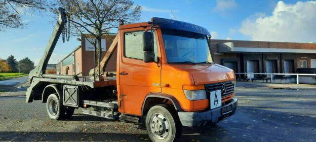 Mercedes-Benz 818D Absetzkipper/Meiller Euro:4 1-Hand - Camion multibenne: photos 1 Mercedes-Benz 818D Absetzkipper/Meiller Euro:4 1-Hand - Camion multibenne: photos 1