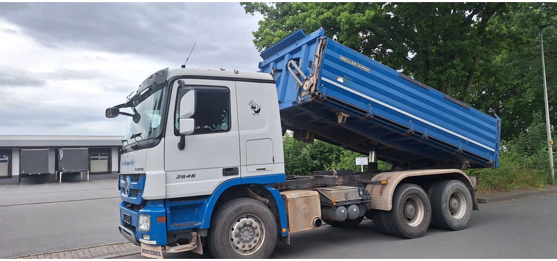 Mercedes-Benz Actros 2646 - Camion benne: photos 2 Mercedes-Benz Actros 2646 - Camion benne: photos 2