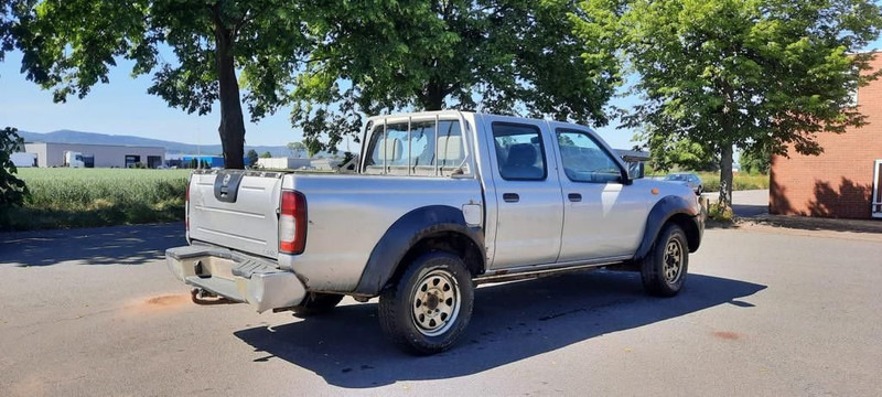 Nissan Pickup Doka - Pick-up: photos 3 Nissan Pickup Doka - Pick-up: photos 3