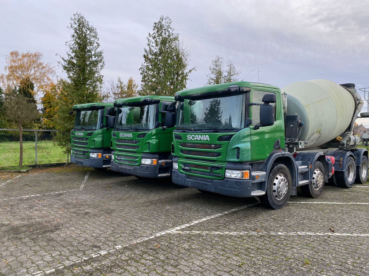 Scania 2x P360 Betonmischer 8x4 Blatt/Blatt E6 2 stück - Camion malaxeur: photos 3 Scania 2x P360 Betonmischer 8x4 Blatt/Blatt E6 2 stück - Camion malaxeur: photos 3