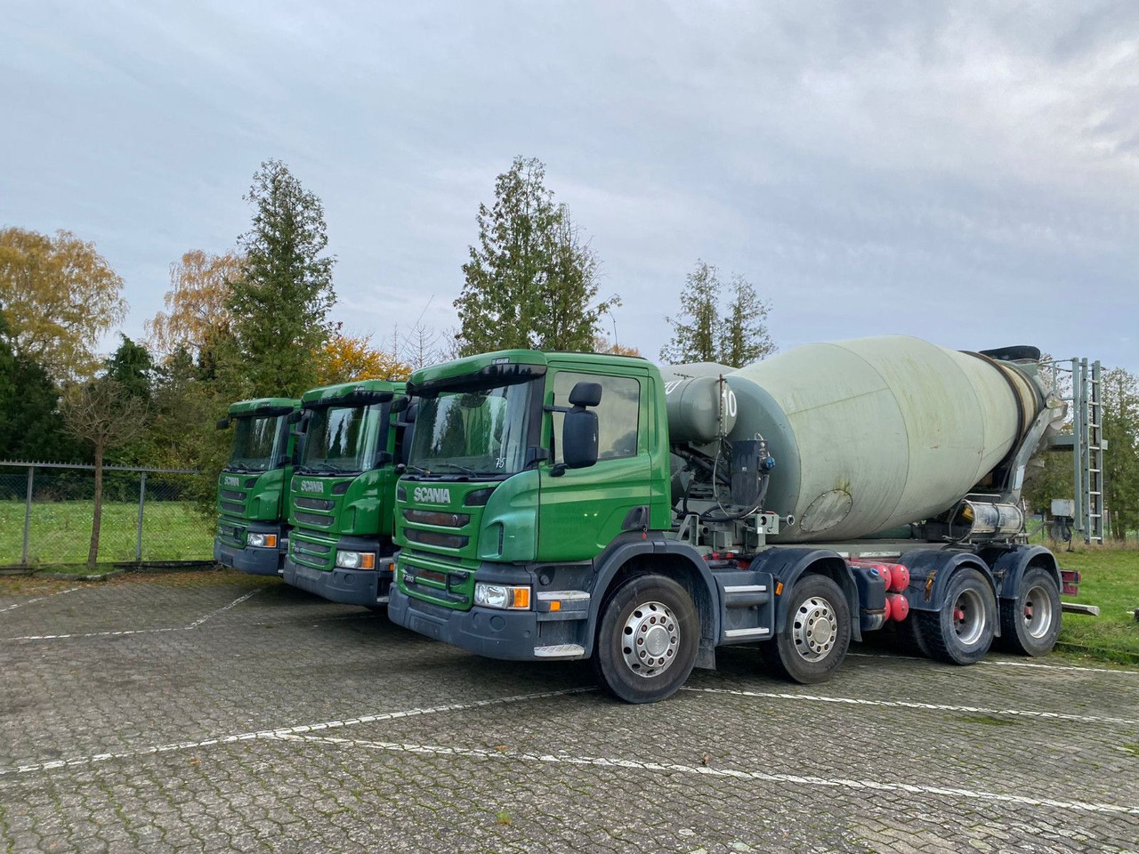 Scania 2x P360 Betonmischer 8x4 Blatt/Blatt E6 2 stück - Camion malaxeur: photos 4 Scania 2x P360 Betonmischer 8x4 Blatt/Blatt E6 2 stück - Camion malaxeur: photos 4