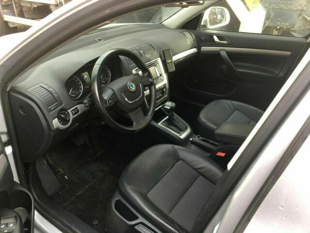Skoda Octavia Scout Vollausst. 105 KW - Voiture: photos 4 Skoda Octavia Scout Vollausst. 105 KW - Voiture: photos 4