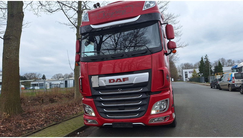 DAF 106-530 Super Spacs G.Haus/Hoch German - Tracteur routier: photos 3 DAF 106-530 Super Spacs G.Haus/Hoch German - Tracteur routier: photos 3