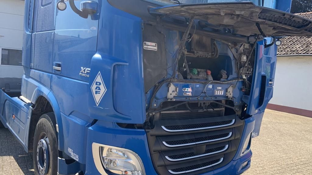 DAF XF 106.440PS SC SZM Top zustand 1-Hand - Tracteur routier: photos 4 DAF XF 106.440PS SC SZM Top zustand 1-Hand - Tracteur routier: photos 4