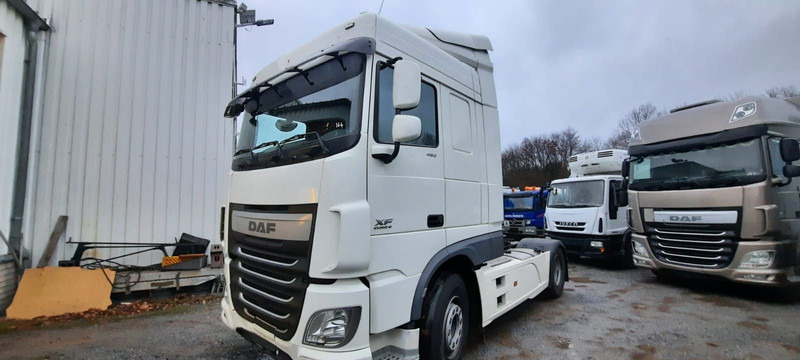 DAF XF106- 460 Space Cap Vollaustt.Top Top Zus - Tracteur routier: photos 2 DAF XF106- 460 Space Cap Vollaustt.Top Top Zus - Tracteur routier: photos 2