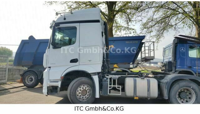 Mercedes-Benz 1840 Actros G.Haus-Hochdach German Truck Vollau - Tracteur routier: photos 1 Mercedes-Benz 1840 Actros G.Haus-Hochdach German Truck Vollau - Tracteur routier: photos 1