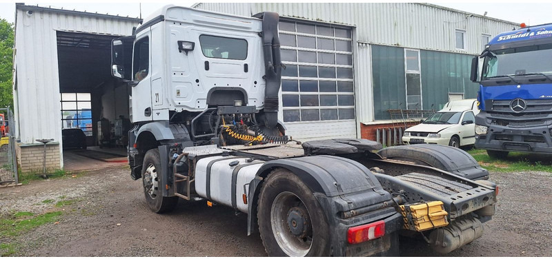 Mercedes-Benz 1840 HD 4x4 Arocs - Tracteur routier: photos 3 Mercedes-Benz 1840 HD 4x4 Arocs - Tracteur routier: photos 3